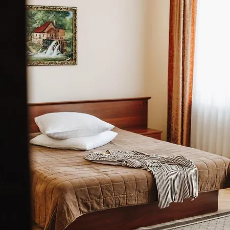 Hotel карпати Chust