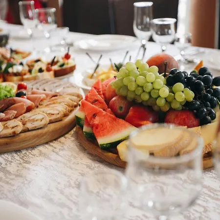 карпати Hotel