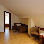 Hotel карпати *