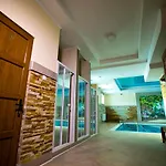 Hotel карпати Khust