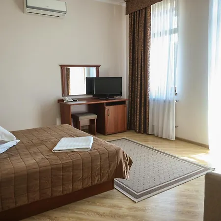 карпати Szálloda Huszt